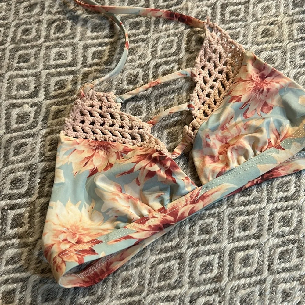 Frankie Bikinis Pink Floral Crochet Halter Bikini‎ Top Size Small